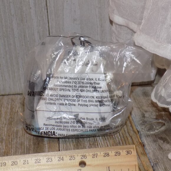 INCERDIABLES 2 McDonalds Toy Unopen Package CAKE TOPPER - Picture 2 of 6